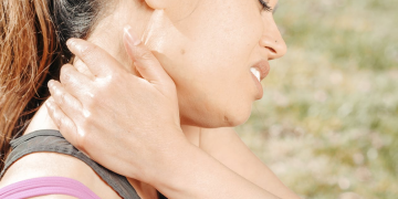 Neck Pain Unveiled: Causes, Symptoms, and Chiropractic Solutions